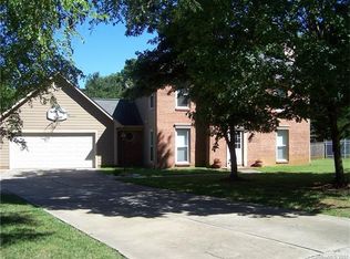 10535 Queensmead Cres, Charlotte, NC 28273