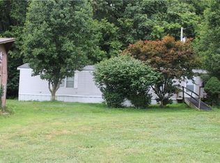 1696 E 350 North Rd, Cowden, IL 62422