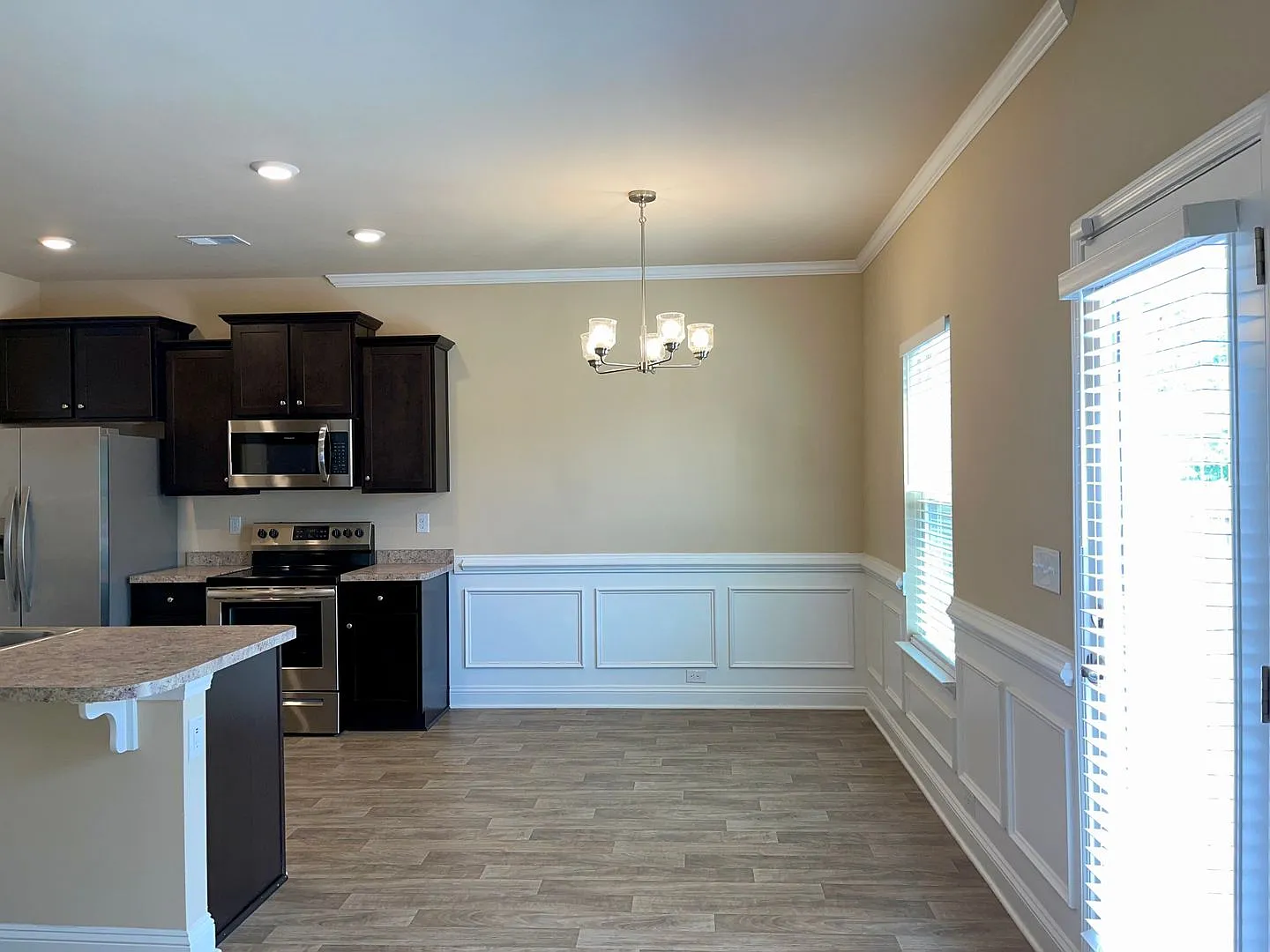 Welcome to this Almost New 3 Bed/2.5 Bath Home in Lovejoy! — Photo 4