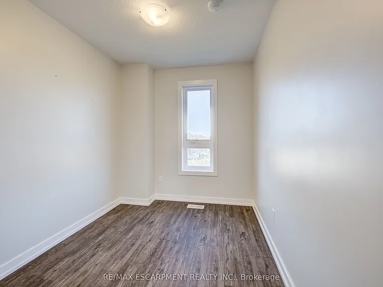 247 Burke St — Photo 22