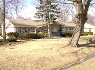 7465 N Crossway Rd, Fox Pt, WI 53217