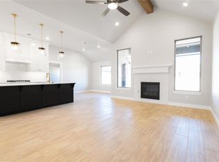 10317 SW 56th St, Mustang, OK 73064