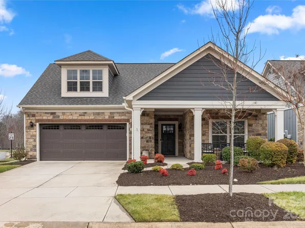 10118 Passau Path Dr, Huntersville, NC 28078