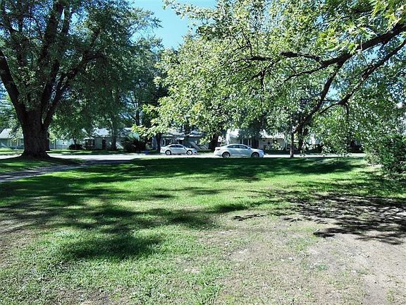3rd image of 7137 Parrish Ave