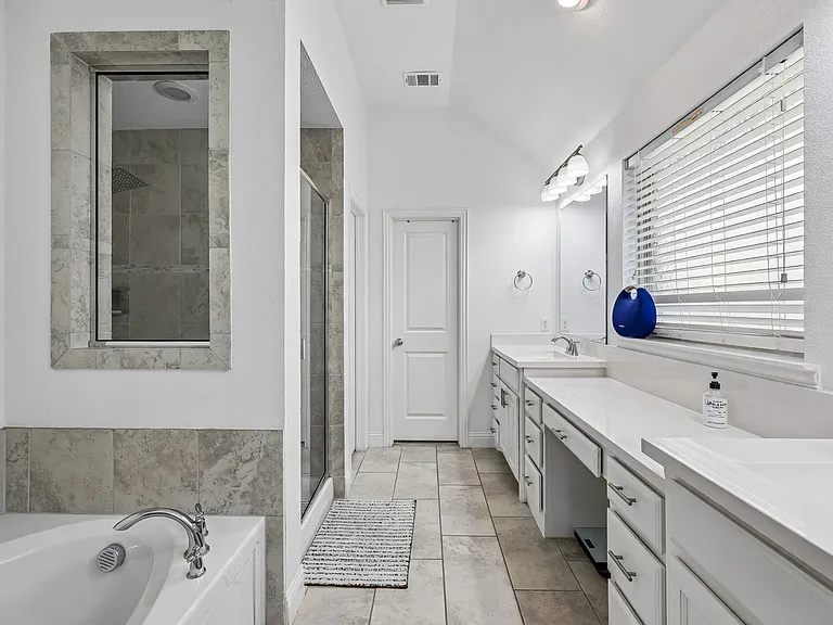 808 Parkland Dr — Photo 19