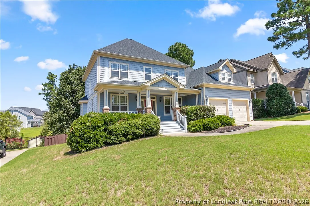 4 bed, 3.5 bath, 3176 sqft, $2,400 — Photo 2