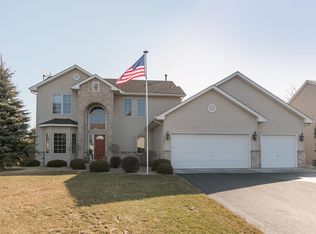 2482 Adele St N, Maplewood, MN 55109