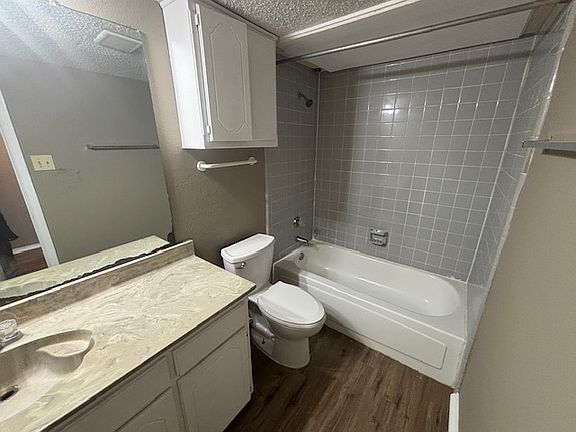 5th image of 5025 Winder Ct APT A
