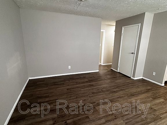 4th image of 3738 Arkwood Ct #B