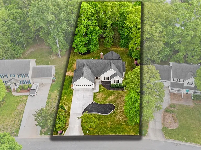 3011 Colony Dr — Photo 8