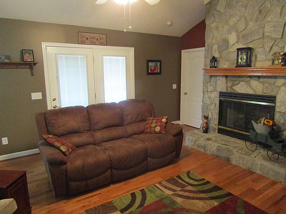3rd image of 2439 Adams Farm Ct
