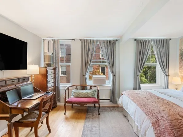 9 Hancock St APT 4, Boston, MA 02114