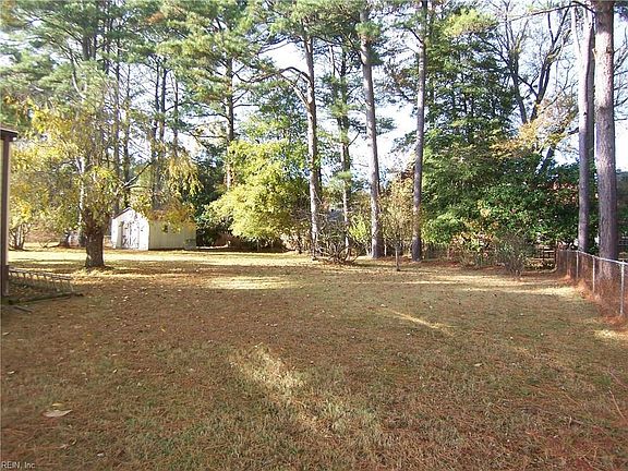 4th image of 18 Roosevelt Dr