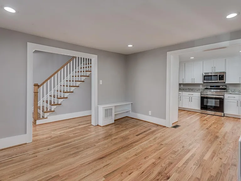 13 E Leicester St — Photo 7