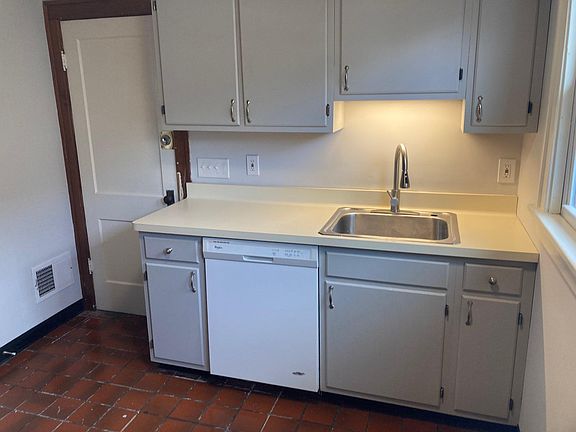 4th image of 137 Eiseman Ave Floor 2