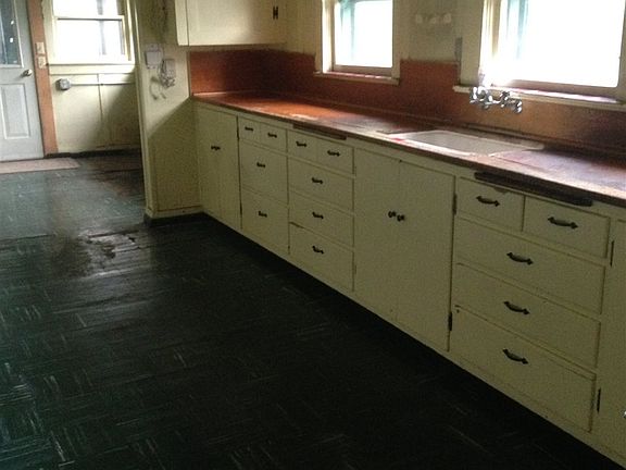 4th image of 324 Delwood St