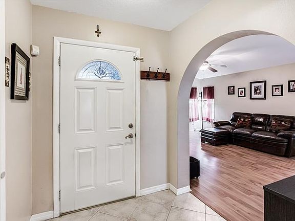 3rd image of 1021 Sugarberry Trl
