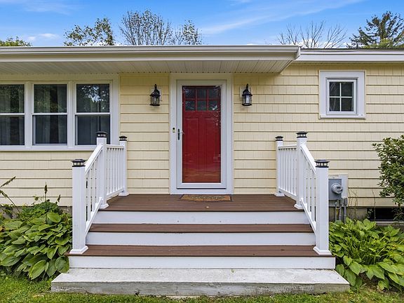 2nd image of 9 Felton Ln