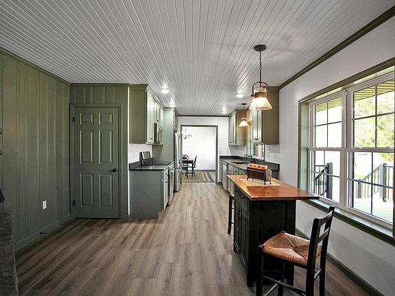 5th image of 149 Nichols St
