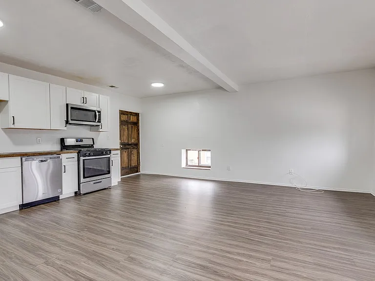 600 E Warrington Ave #2 — Photo 11