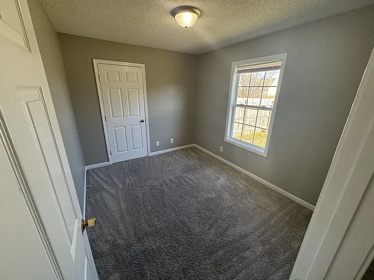 105 Lorien Cir — Photo 6
