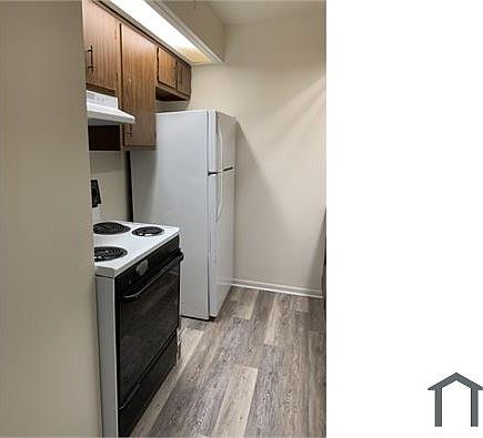 3rd image of 1038 Cherry Dr #5