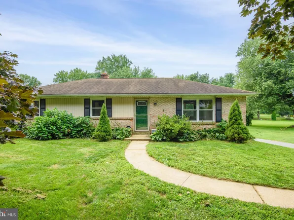 19 Springside Dr, Quarryville, PA 17566