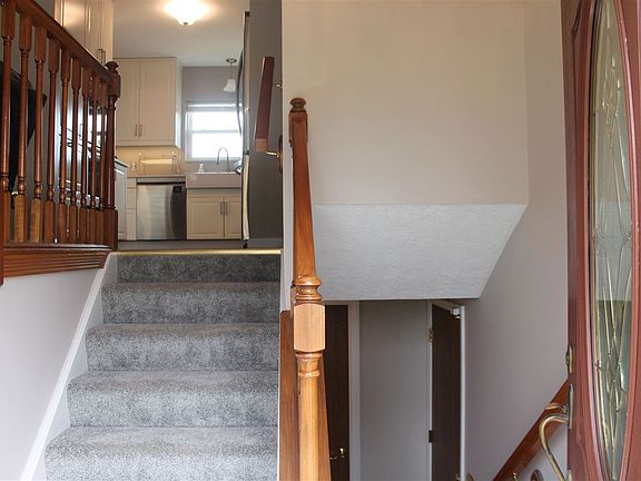 2nd image of 1034 Wedgewood Dr