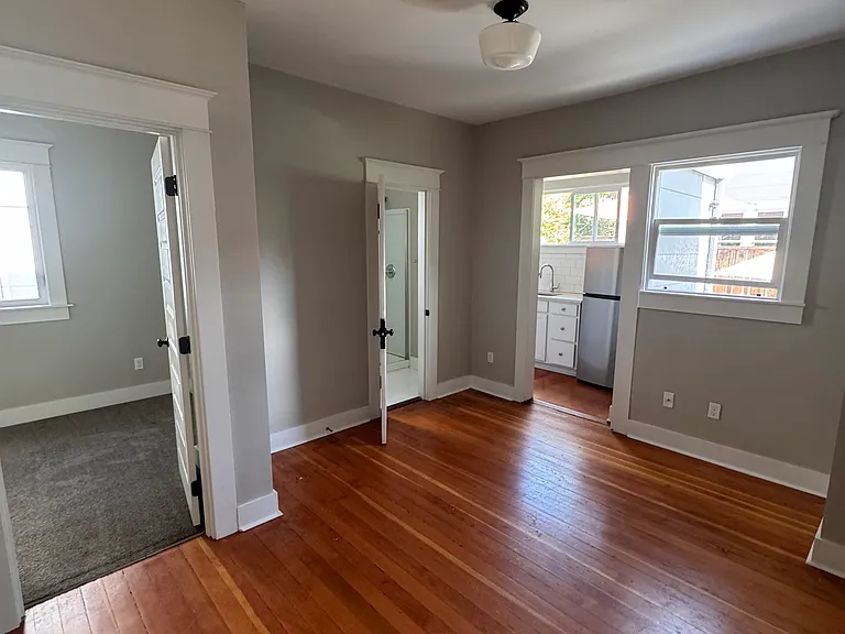 1035 SE 14th Ave #2 — Photo 8