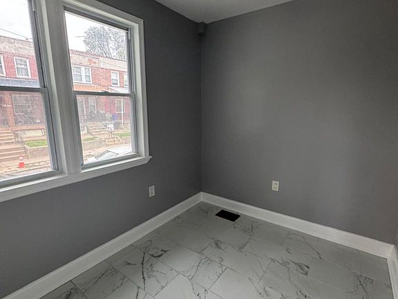 5th image of 2604 S Holbrook St