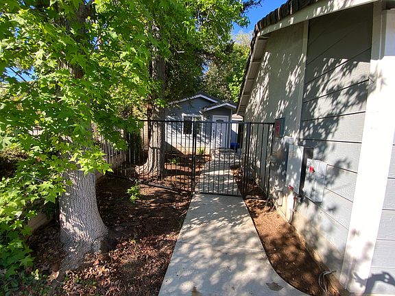 5th image of 11840 Briarwood Ct #2