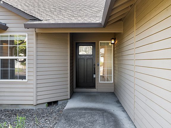 3rd image of 2117 NE 157th Ave