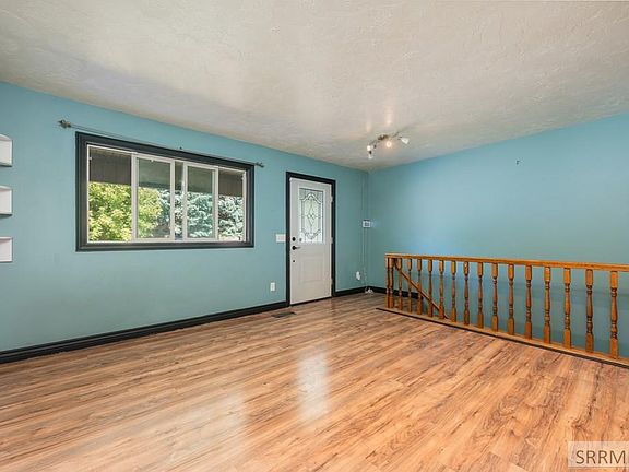 3rd image of 703 Adell Ave