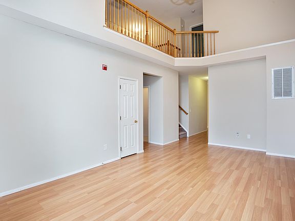 3rd image of 164 Kettles Ln