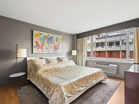 4th image of 130 W 67th St APT 6A
