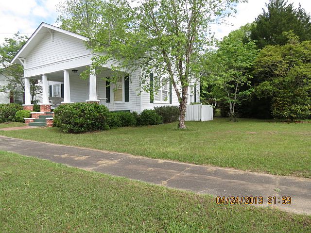 2nd image of 207 E Hart Ave