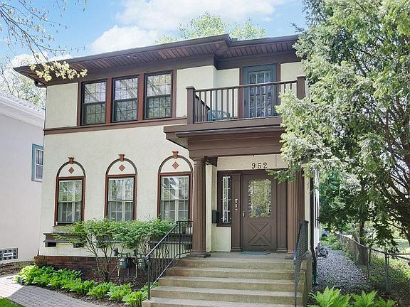 2nd image of 952 Goodrich Ave #2