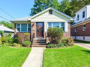 2611 157th St, Flushing, NY 11354