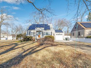 66 S Woodland Dr, Milford, CT 06460