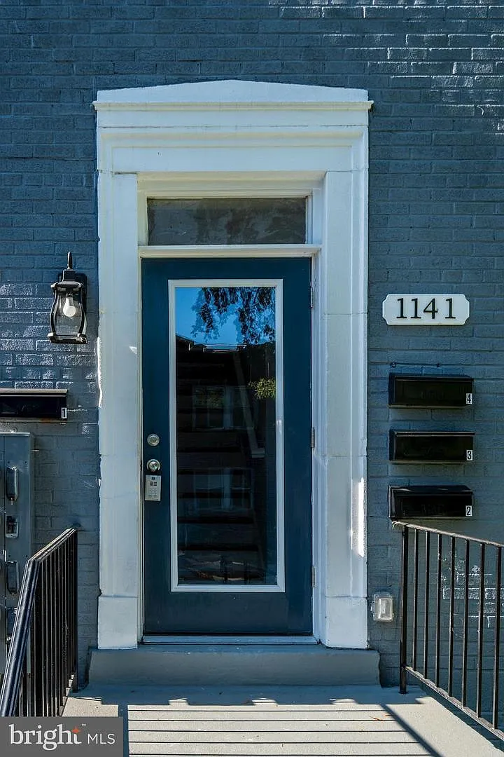 1141 Owen Place Northeast - 2 — Photo 3
