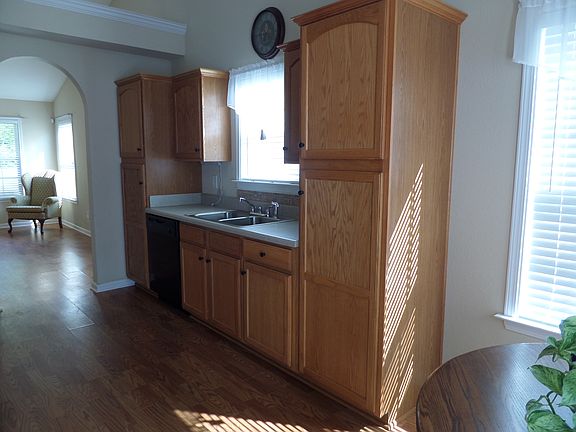 3rd image of 1635 Clemmon Sanders Cir