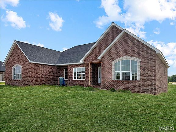 3rd image of 1383 Walnut Ridge Dr