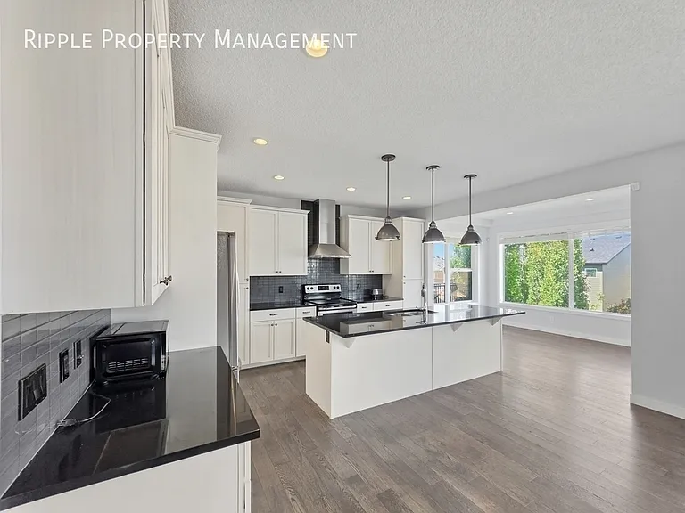 118 Panora Ct NW — Photo 6