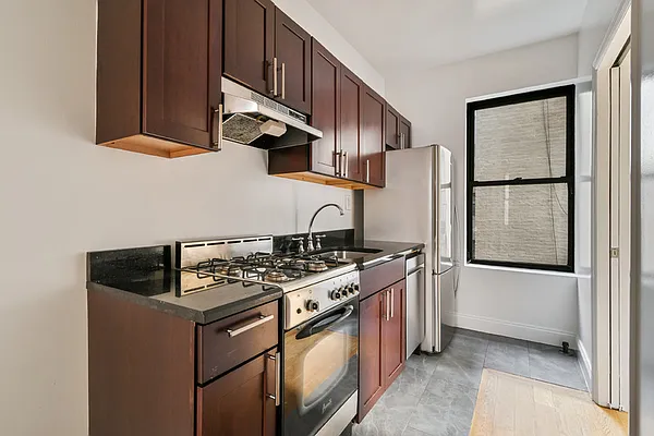 Rented by Cooper & Cooper Real Estate | media 17