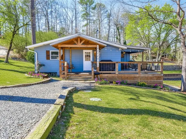 304 Bay Pine Is, Jacksons Gap, AL 36861