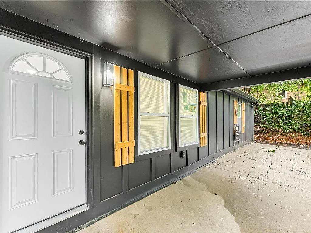 Building Photo - 5794 Pinecrest Rd