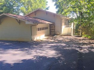 136 Mountain Oak Rd, Cornelia, GA 30531