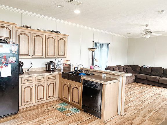 4th image of 214 Sterling Dr