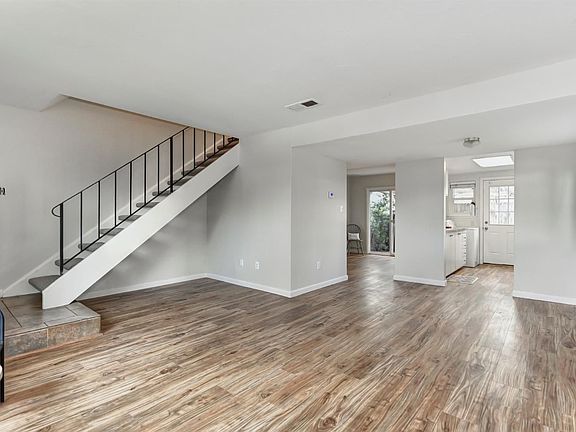 5th image of 1929 Benita Dr Unit 4
