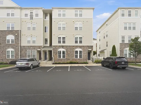 24682 Bryne Meadow Sq #5-104, Aldie, VA 20105